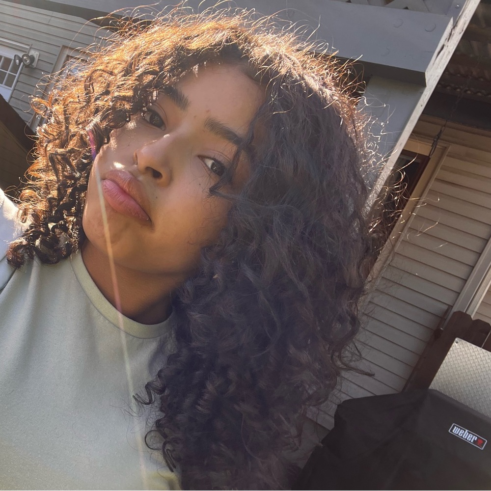 Meet your Posher, Mia